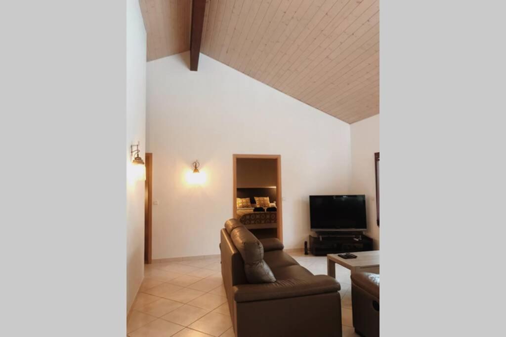 Maison Entiere Au Pied Du Plateau Du Retord 2 Chambres Sdb - Vouvray Ochiaz Dış mekan fotoğraf