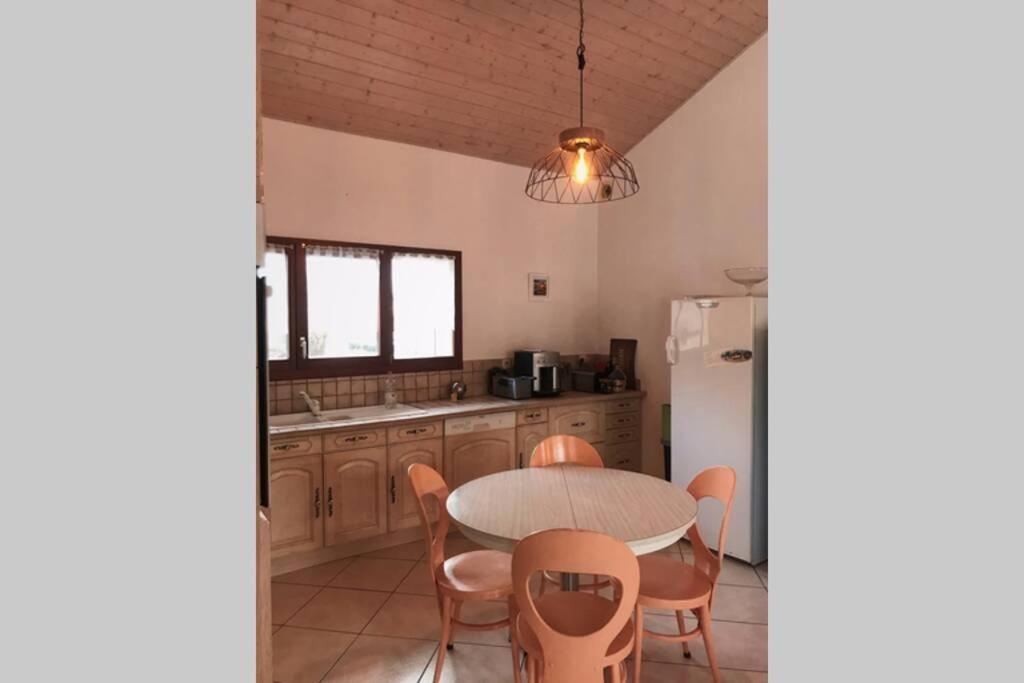 Maison Entiere Au Pied Du Plateau Du Retord 2 Chambres Sdb - Vouvray Ochiaz Dış mekan fotoğraf
